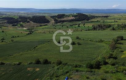 ÇANAKKALE KEMEL KÖYÜNDE DENİZ MANZARALI YATIRIMLIK TARLA