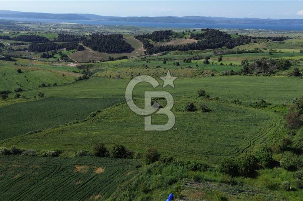 ÇANAKKALE KEMEL KÖYÜNDE DENİZ MANZARALI YATIRIMLIK TARLA