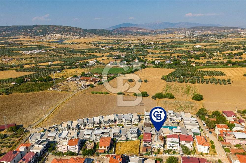 Foça Yenibağarası Havuzlu Sitede 2+1 Kiralık Daire
