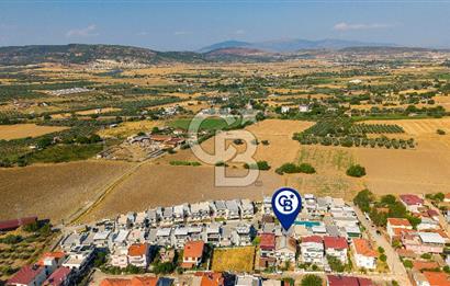 Foça Yenibağarası Havuzlu Sitede 2+1 Kiralık Daire