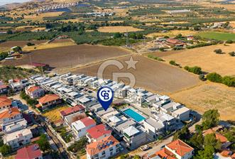 Foça Yenibağarası Havuzlu Sitede  Geniş Bahçeli  2+1 Daire - 9 - 280503