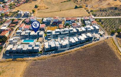 Foça Yenibağarası Havuzlu Sitede 2+1 Kiralık Daire