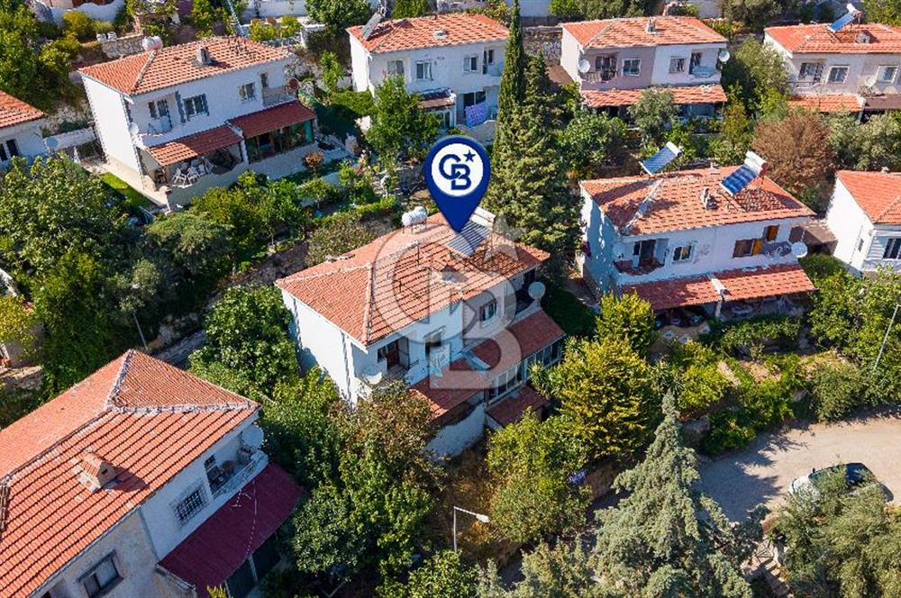 Foça Mercankent Sitesi'nde Satılık 2+1 Fırsat Villa