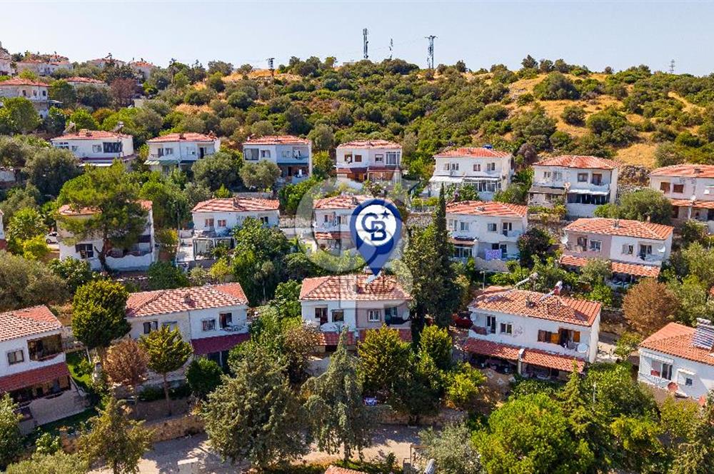 Foça Mercankent Sitesi'nde Satılık 2+1 Fırsat Villa