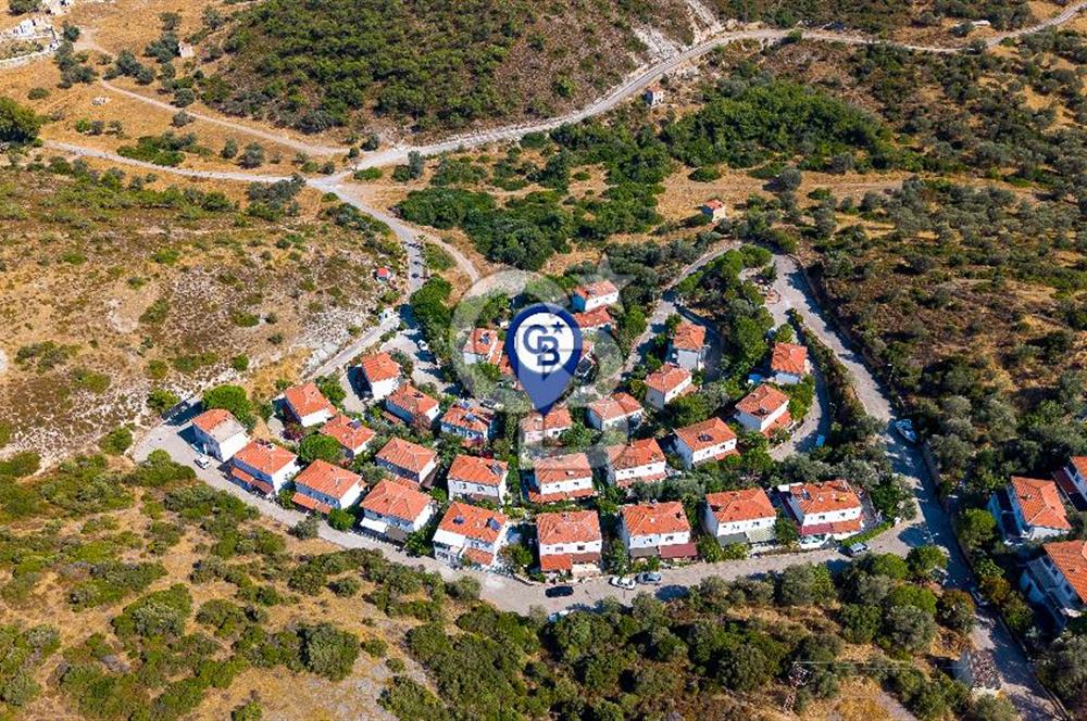 Foça Mercankent Sitesi'nde Satılık 2+1 Fırsat Villa