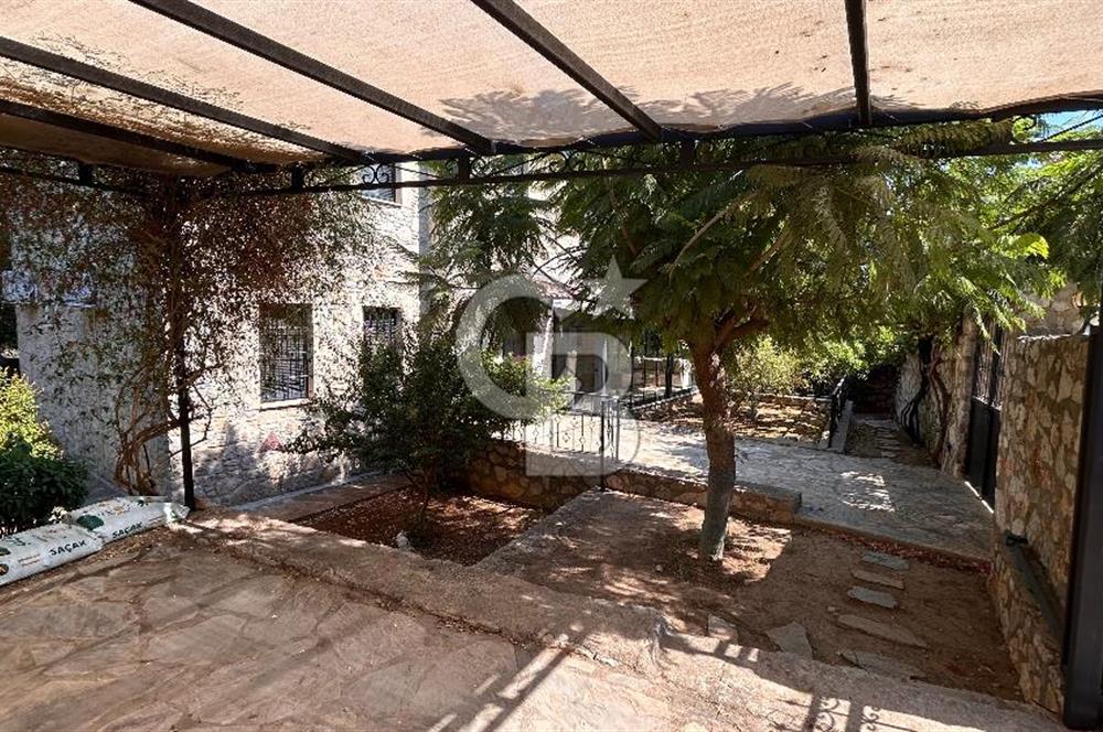 ESKİ DATÇA DA SATILIK 514 M² ARSA İÇİNDE 4+2 TAŞ VİLLA