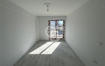 Foça Yenibağarası Havuzlu Sitede 1+1 Kiralık Daire