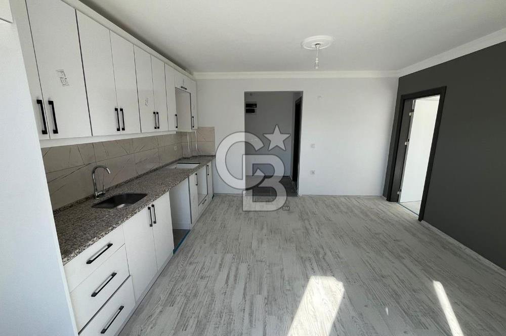 Foça Yenibağarası Havuzlu Sitede 1+1 Kiralık Daire