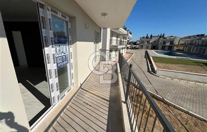 Foça Yenibağarası Havuzlu Sitede 1+1 Kiralık Daire