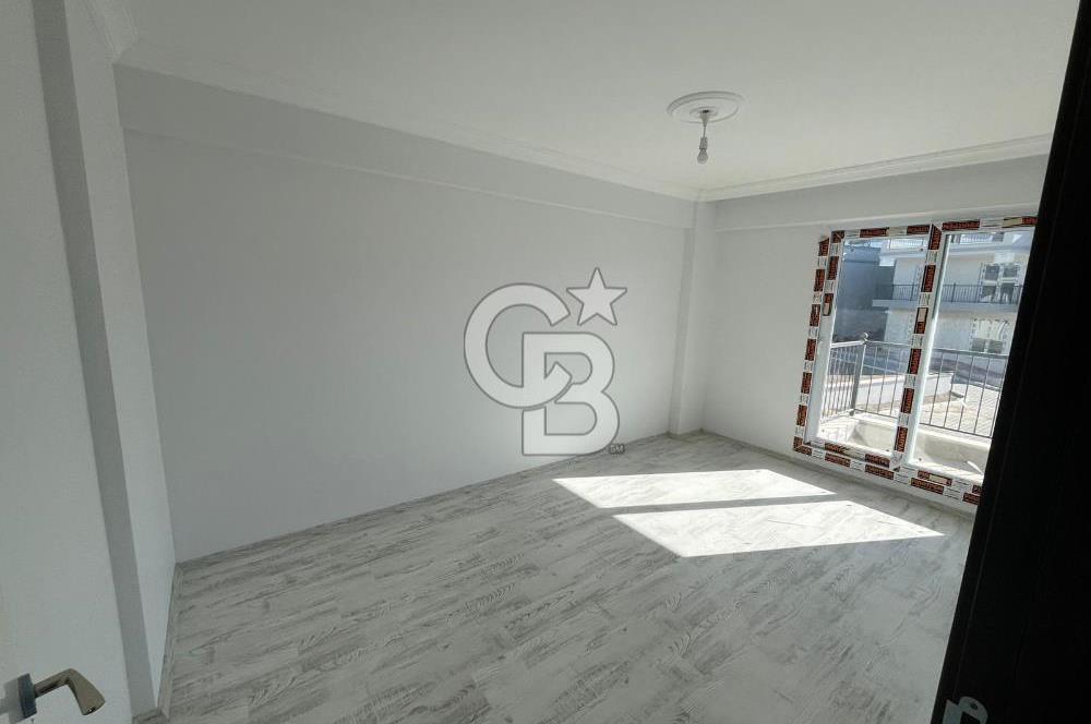 Foça Yenibağarası Havuzlu Sitede 1+1 Kiralık Daire