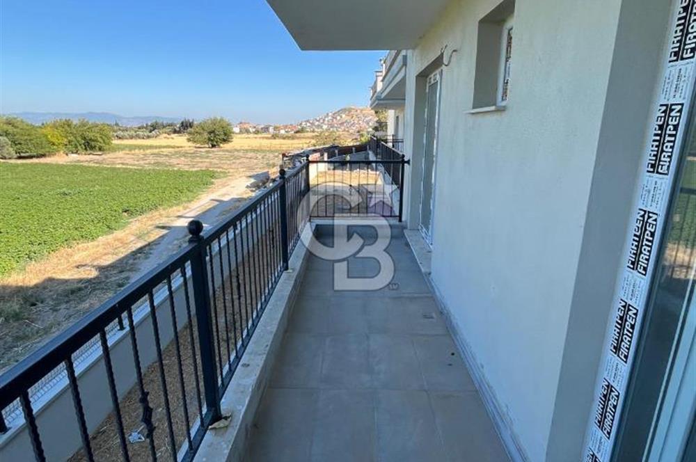 Foça Yenibağarası Havuzlu Sitede 2+1 Kiralık Daire
