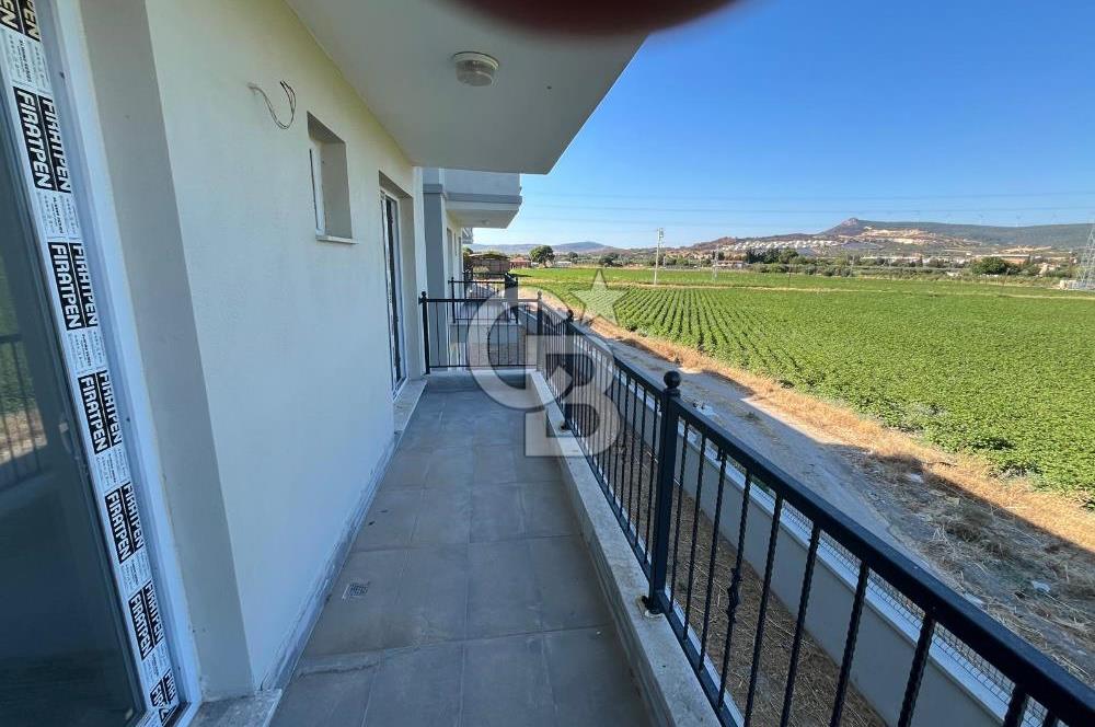 Foça Yenibağarası Havuzlu Sitede 2+1 Kiralık Daire