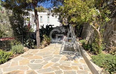 BODRUM-ORMANCILAR SİTESİ DENİZ MANZARALI KİRALIK VİLLA