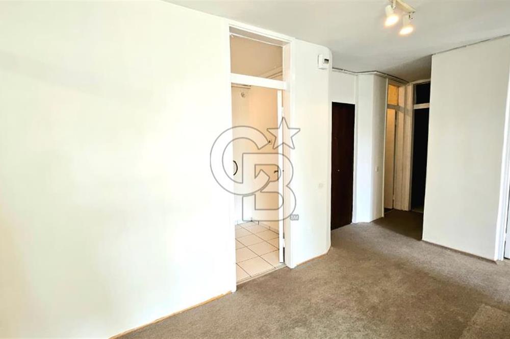 ÇANKAYA BÜKLÜM SOKAK'TA BALKONLU ASANSÖRLÜ 3+1 OFİS / DAİRE