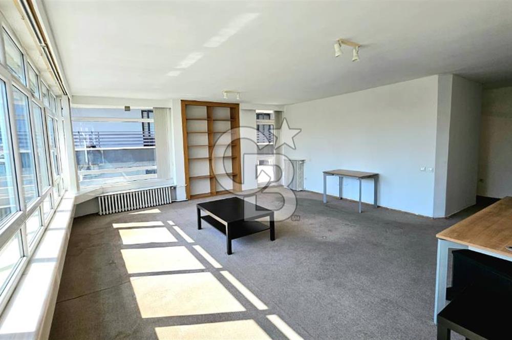 ÇANKAYA BÜKLÜM SOKAK'TA BALKONLU ASANSÖRLÜ 3+1 OFİS / DAİRE