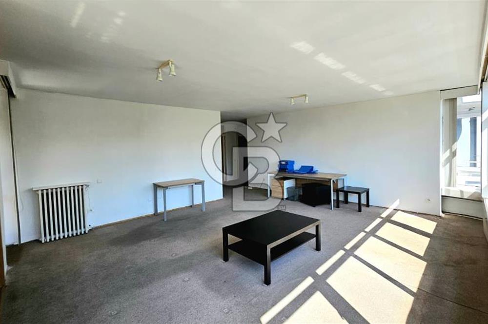 ÇANKAYA BÜKLÜM SOKAK'TA BALKONLU ASANSÖRLÜ 3+1 OFİS / DAİRE