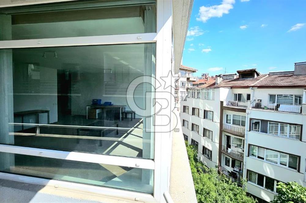 ÇANKAYA BÜKLÜM SOKAK'TA BALKONLU ASANSÖRLÜ 3+1 OFİS / DAİRE