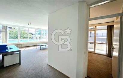 ÇANKAYA BÜKLÜM SOKAK'TA BALKONLU ASANSÖRLÜ 3+1 OFİS / DAİRE