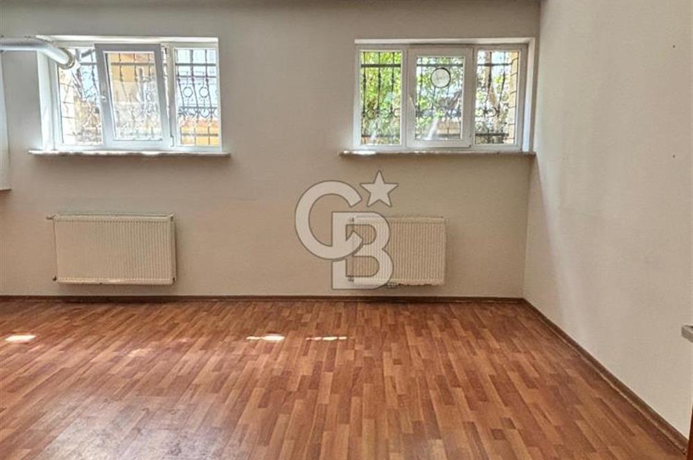 Çekmeköy Merkez Mah. Merkezi Konumda Kiralık 2+1 80 M2 Daire