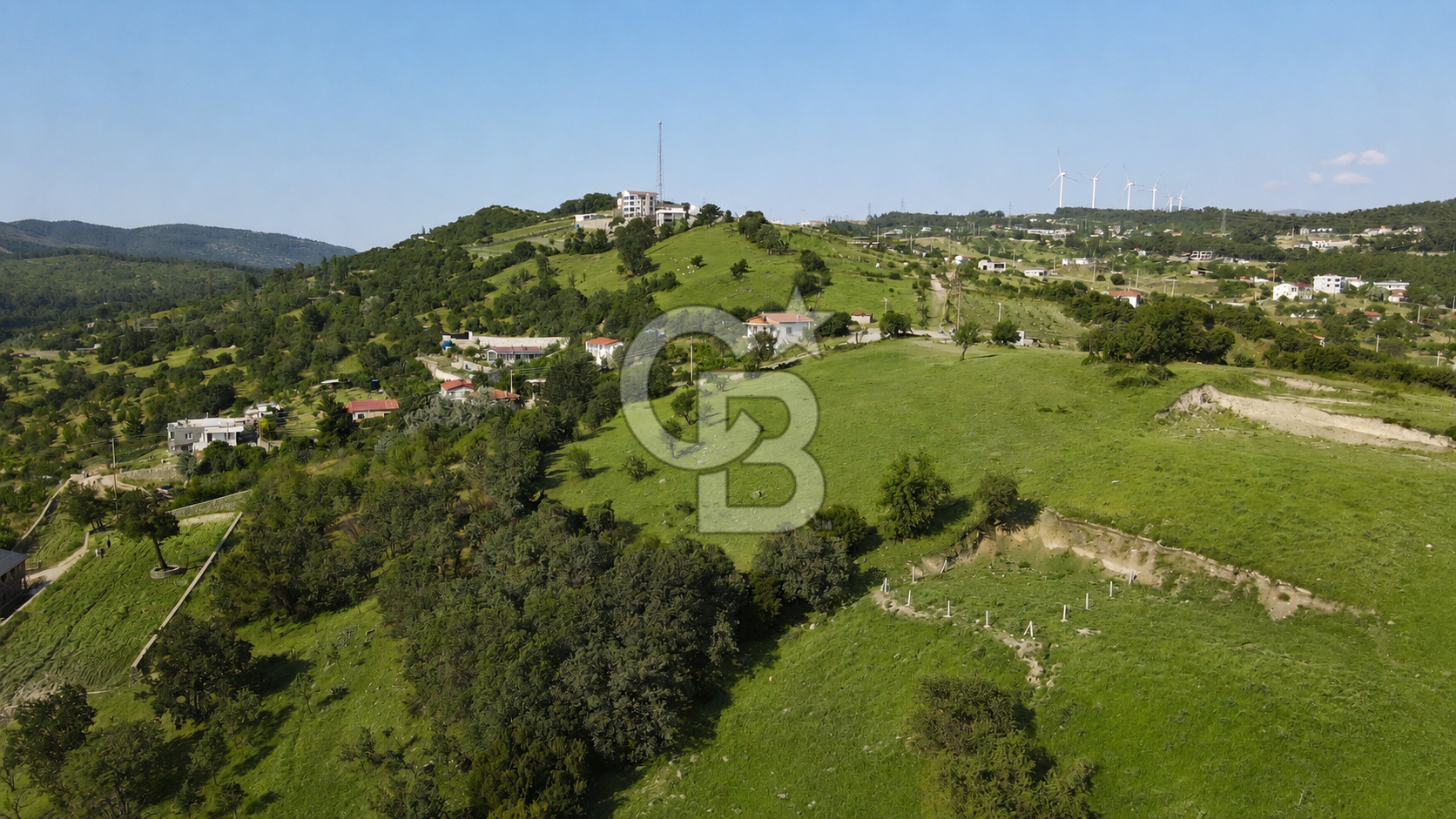 BORNOVA BEŞYOL’DA DOĞA İÇİNDE, KÖYE YAKIN 210 M² İFRAZLI PARSEL