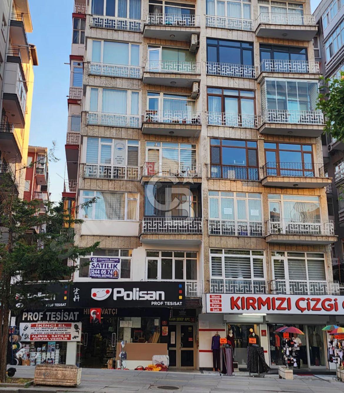 GMK BULVARI 1.KAT ÖN CEPHE GENİŞ TERAS KULLANIMLI SATILIK OFİS