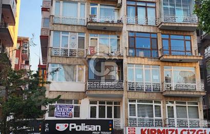 GMK BULVARI 1.KAT ÖN CEPHE GENİŞ TERAS KULLANIMLI SATILIK OFİS