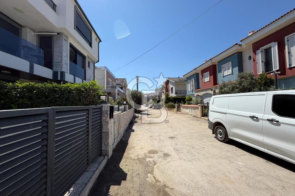 Çamlıçay'da Deniz Manzaralı Özel Kat Planlı Dubleks