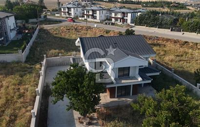 Beynamda 2+1 eşyalar dahil keyifli villa