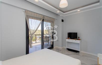 Foçaköy'de Satılık Eşyalı 4+1 Müstakil Havuzlu Villa