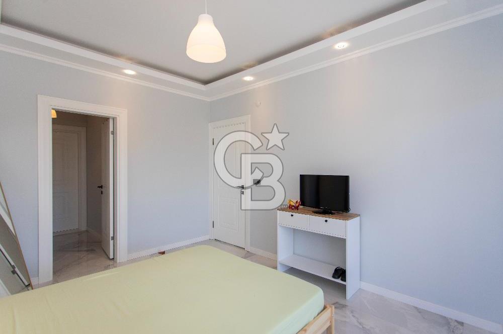 Foçaköy'de Satılık Eşyalı 4+1 Müstakil Havuzlu Villa