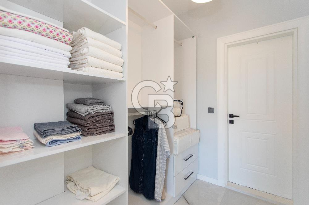 Foçaköy'de Kiralık Eşyalı 4+1 Müstakil Havuzlu Villa