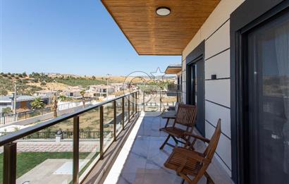 Foçaköy'de Kiralık Eşyalı 4+1 Müstakil Havuzlu Villa