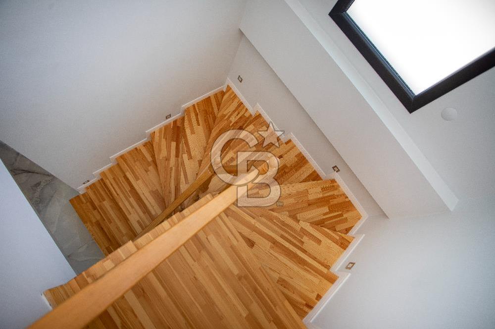 Foçaköy'de Kiralık Eşyalı 4+1 Müstakil Havuzlu Villa