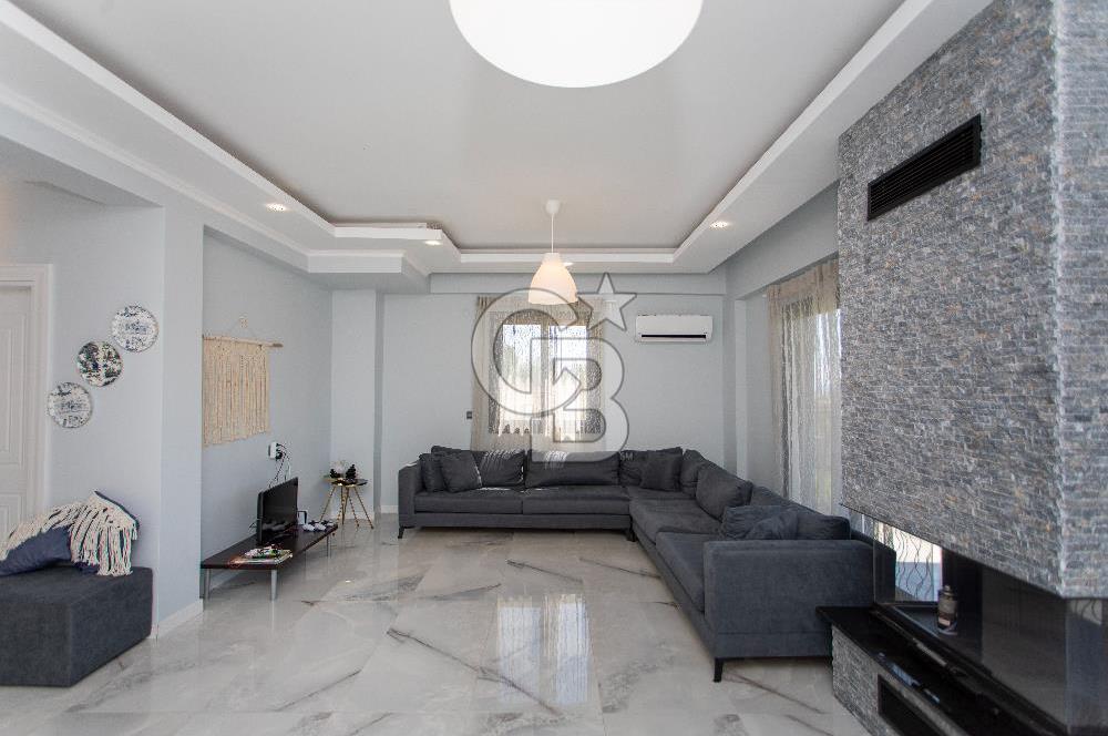 Foçaköy'de Kiralık Eşyalı 4+1 Müstakil Havuzlu Villa