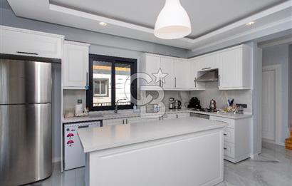 Foçaköy'de Kiralık Eşyalı 4+1 Müstakil Havuzlu Villa