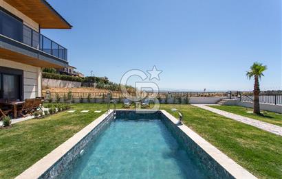 Foçaköy'de Satılık Eşyalı 4+1 Müstakil Havuzlu Villa