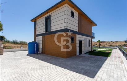 Foçaköy'de Satılık Eşyalı 4+1 Müstakil Havuzlu Villa