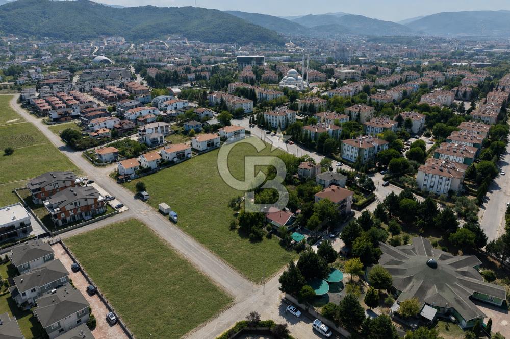YENİKÖY'DE PRESTİJLİ KONUMDA, SATILIK 725 m² VİLLA İMARLI ARSA