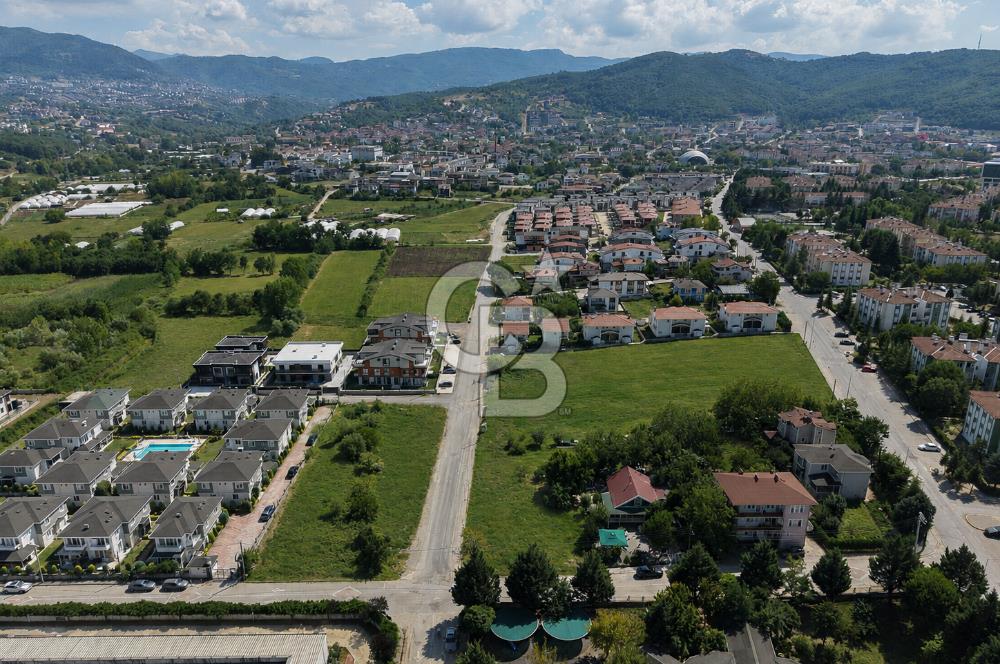 YENİKÖY'DE PRESTİJLİ KONUMDA, SATILIK 725 m² VİLLA İMARLI ARSA