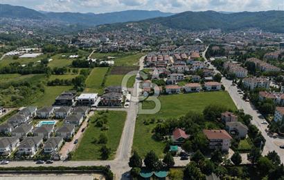 YENİKÖY'DE PRESTİJLİ KONUMDA, SATILIK 725 m² VİLLA İMARLI ARSA