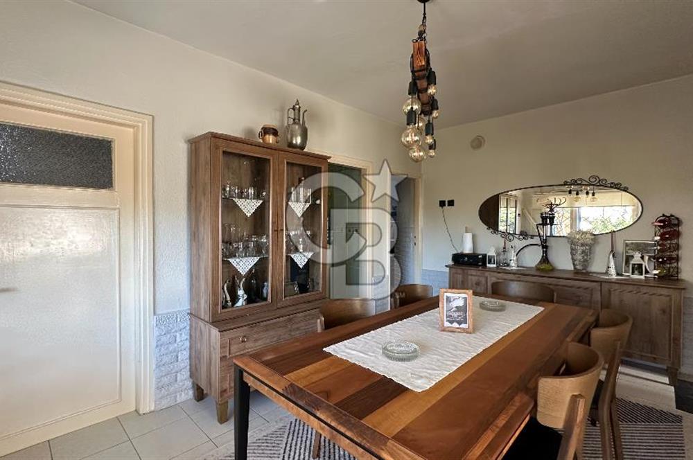 Sefa Çamlık'ta Denize 3.Parsel 530m2 Arsada 3 Katlı Satılık Bina