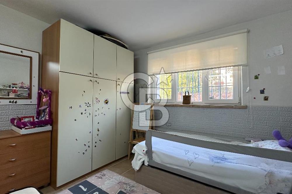 Sefa Çamlık'ta Denize 3.Parsel 530m2 Arsada 3 Katlı Satılık Bina
