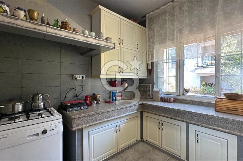 Sefa Çamlık'ta Denize 3.Parsel 530m2 Arsada 3 Katlı Satılık Bina