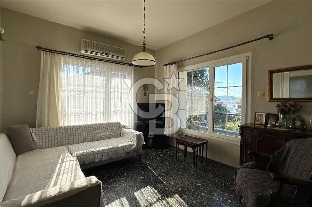 Sefa Çamlık'ta Denize 3.Parsel 530m2 Arsada 3 Katlı Satılık Bina