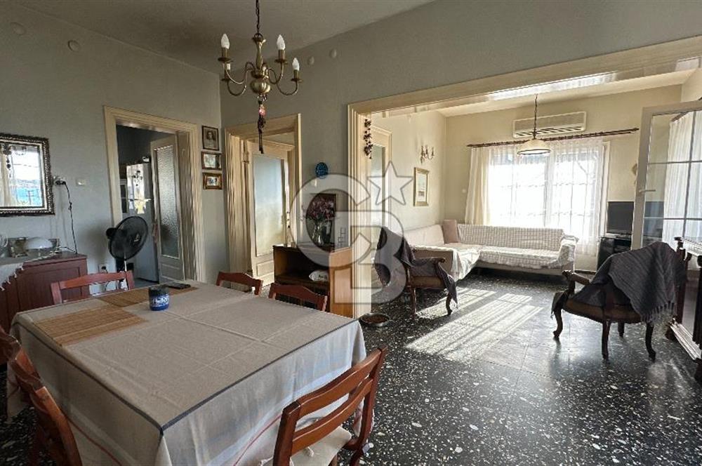 Sefa Çamlık'ta Denize 3.Parsel 530m2 Arsada 3 Katlı Satılık Bina