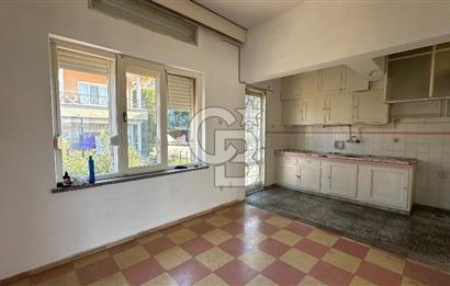 Sefa Çamlık'ta Denize 3.Parsel 530m2 Arsada 3 Katlı Satılık Bina