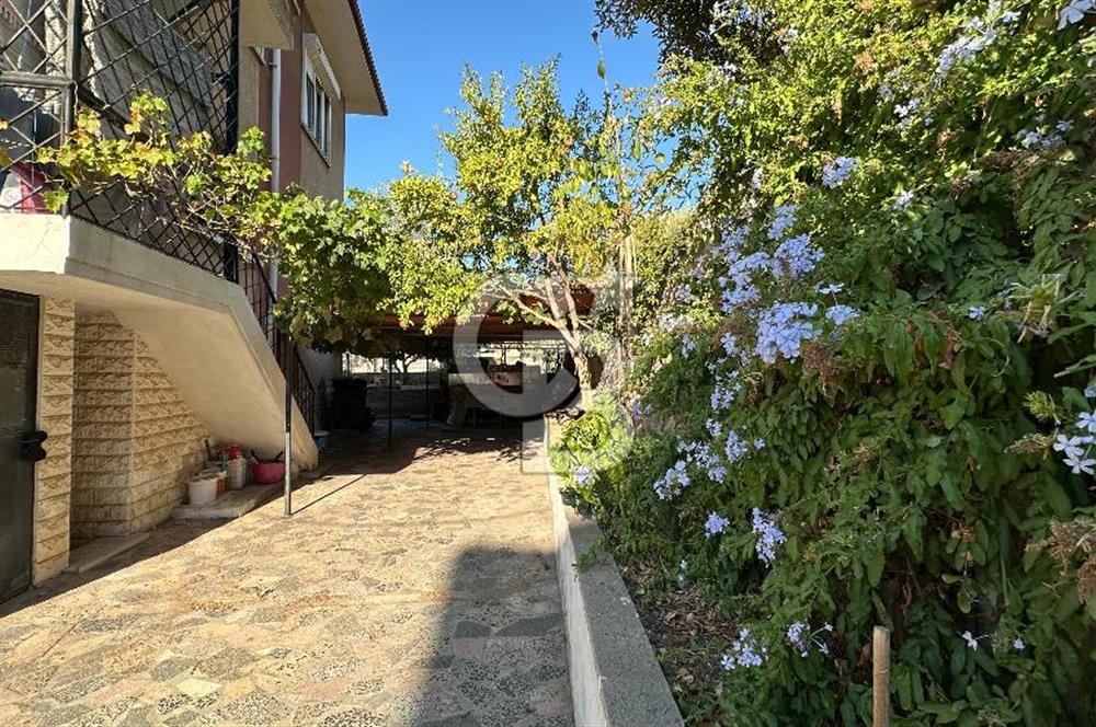 Sefa Çamlık'ta Denize 3.Parsel 530m2 Arsada 3 Katlı Satılık Bina