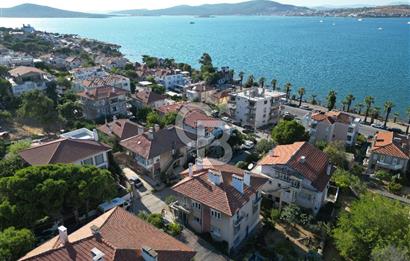 Sefa Çamlık'ta Denize 3.Parsel 530m2 Arsada 3 Katlı Satılık Bina