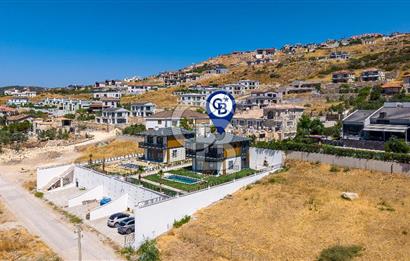 Foçaköy'de Satılık Eşyalı 4+1 Müstakil Havuzlu Villa
