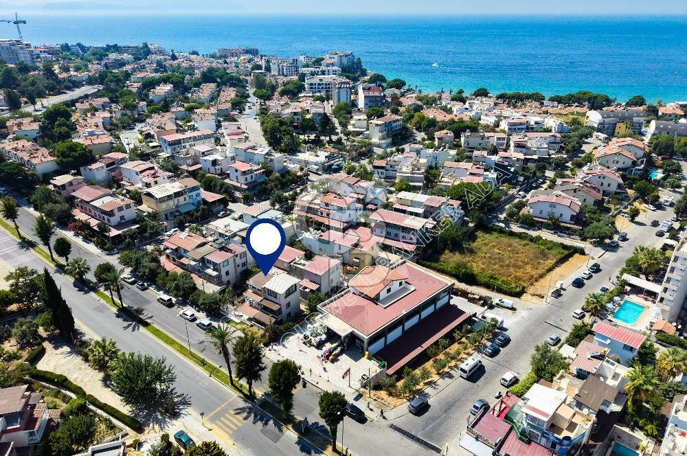 KUŞADASI KADINLAR DENİZİ’NDE PLAJA 300 METRE, CADDE ÜZERİNDE 3+2 VİLLA